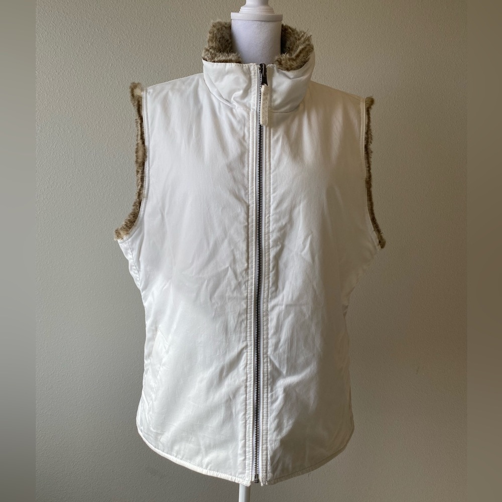 Gap, XL, fully reversible white/ faux fur vest